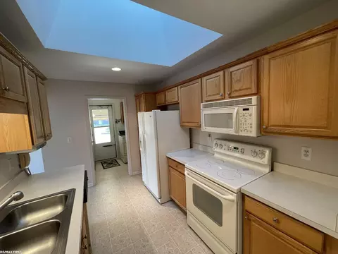 50170 Sebring, Macomb, MI 48044 photo 11
