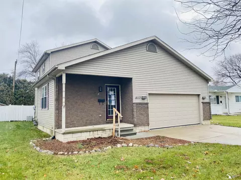 827 Woodville, Monroe, MI 48161
