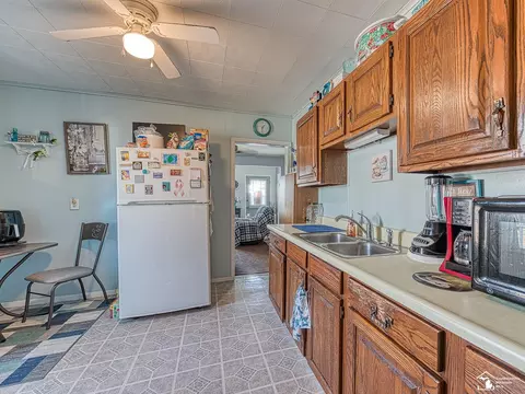 628 Smith, Monroe, MI 48161 photo 3