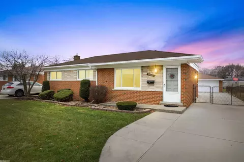 27241 Crestwood, Warren, MI 48088