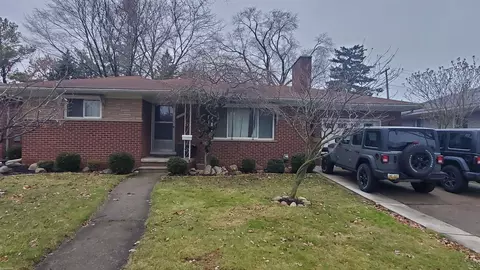 22209 Frazho, Saint Clair Shores, MI 48081