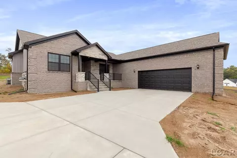 135 Bloomfield, Brooklyn, MI 49230