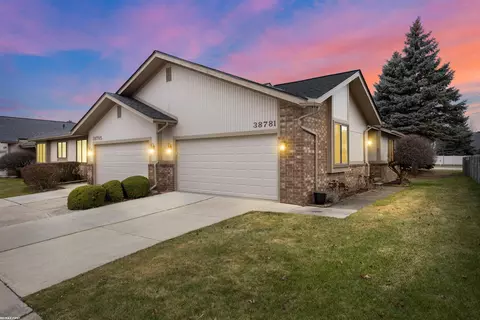 38781 W Windmill Pointe, Clinton Township, MI 48038