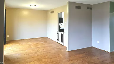 46049 Apple, Macomb Twp, MI 48044 photo 11