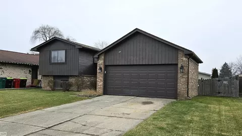 46049 Apple, Macomb Twp, MI 48044 photo 3