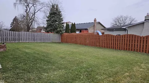 46049 Apple, Macomb Twp, MI 48044 photo 31