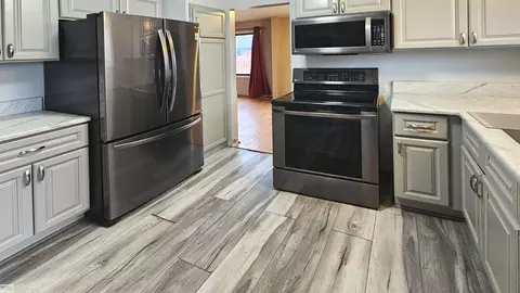 46049 Apple, Macomb Twp, MI 48044 photo 8
