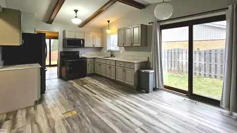 46049 Apple, Macomb Twp, MI 48044 photo 6