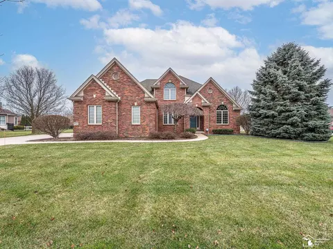 5547 Wimbledon Park, Monroe, MI 48161