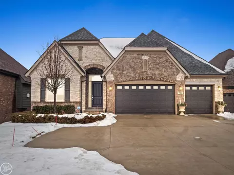 7981 Glacier Clb, Washington Township, MI 48094