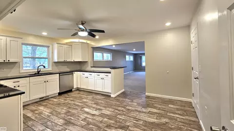 4375 Valencia, Capac, MI 48014 photo 12