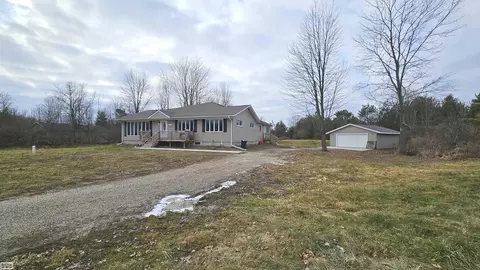 4375 Valencia, Capac, MI 48014 photo 33