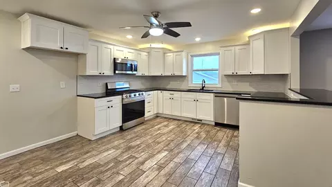 4375 Valencia, Capac, MI 48014 photo 13