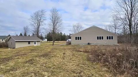 4375 Valencia, Capac, MI 48014 photo 31