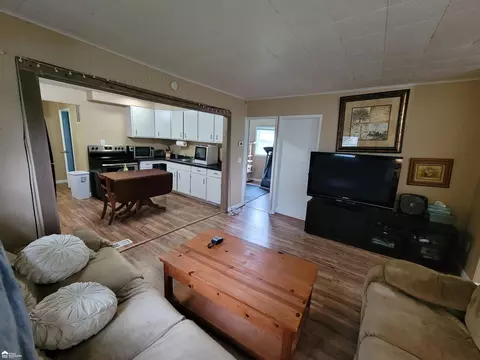 7403 Johnson, Flushing, MI 48433 photo 2