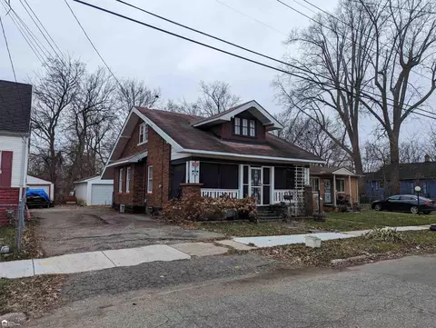 758 Alma, Flint, MI 48505