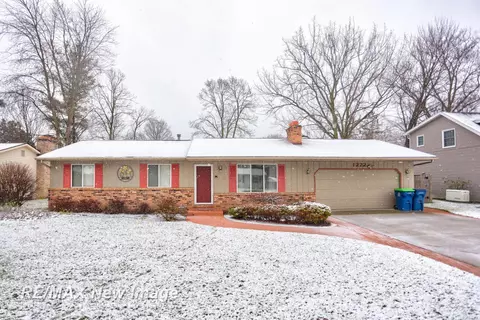1222 N Frost, Saginaw, MI 48638