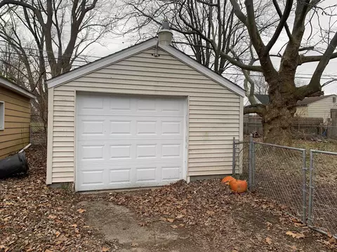 4218 Circle, Flint, MI 48507 photo 3