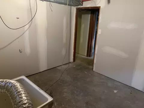 4218 Circle, Flint, MI 48507 photo 32