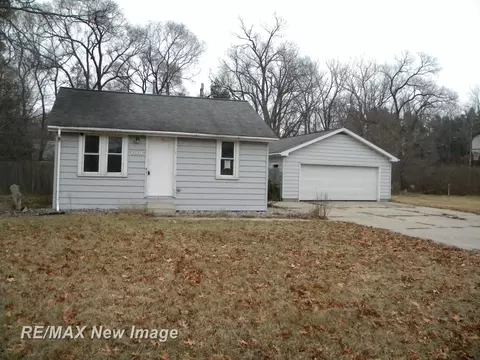 3215 2 Mile, Bay City, MI 48706
