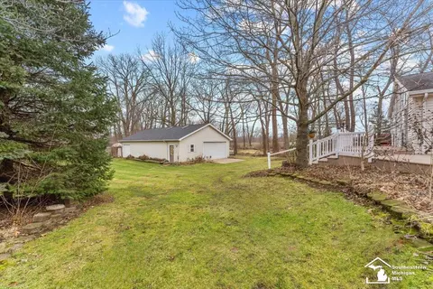 2950 S Custer, Monroe, MI 48161 photo 3