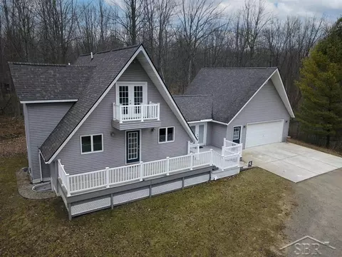 3187 E Sherry, Midland, MI 48642