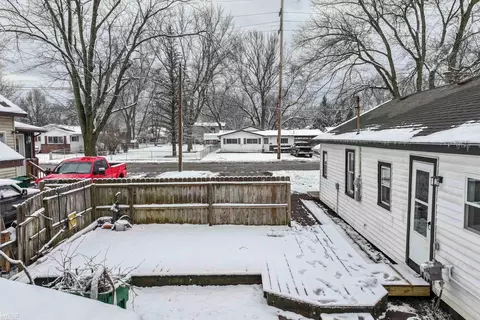 575 Helen, Mount Morris, MI 48458 photo 3