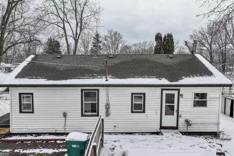 575 Helen, Mount Morris, MI 48458 photo 2