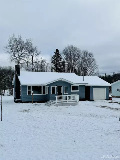 16 Old Co Rd 480, Negaunee, MI 49866