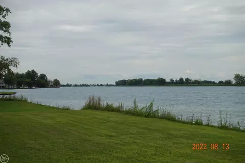 9450 S Channel, Harsens Island, MI 48028