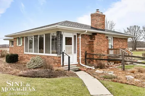 4301 Palms, Casco, MI 48064 photo 2