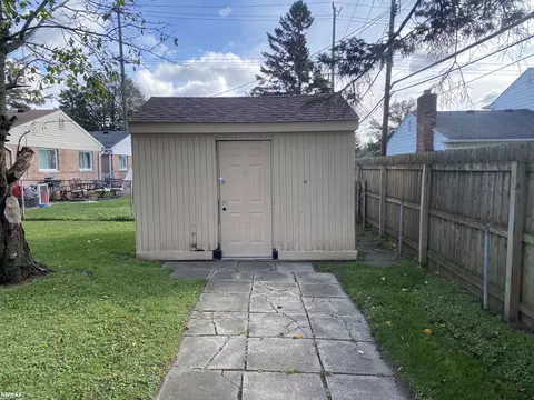 8840 E 14 Mile, Warren, MI 48093 photo 8