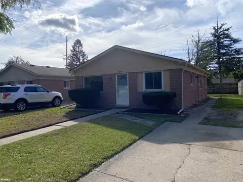 8840 E 14 Mile, Warren, MI 48093 photo 2