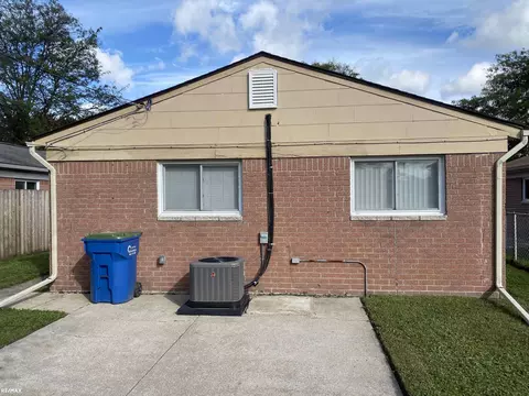 8840 E 14 Mile, Warren, MI 48093 photo 11