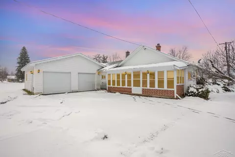1525 S S Riv, Saginaw, MI 48609