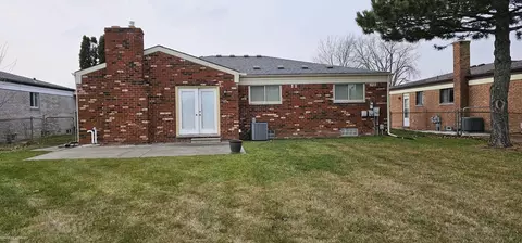 37364 Hacker, Sterling Heights, MI 48310 photo 4