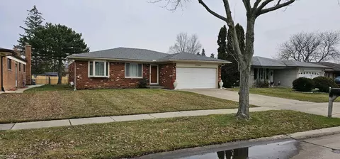 37364 Hacker, Sterling Heights, MI 48310 photo 2