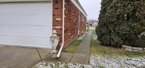 37364 Hacker, Sterling Heights, MI 48310 photo 3