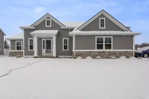 4710 N West Vw, Bay City, MI 48706