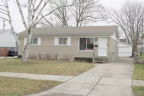 27815 Roy St, Saint Clair Shores, MI 48081