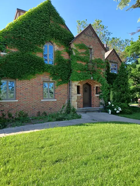 2002 Miller, Flint, MI 48503