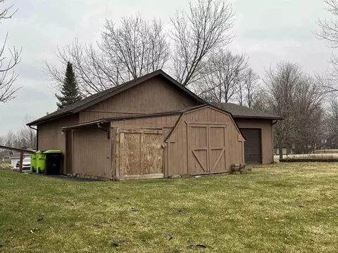 Exterior - 1842 Linksview, Gladwin, MI 48624 photo 6 of 11