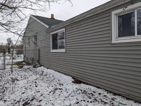 1305 N Cornell, Flint, MI 48505 photo 6