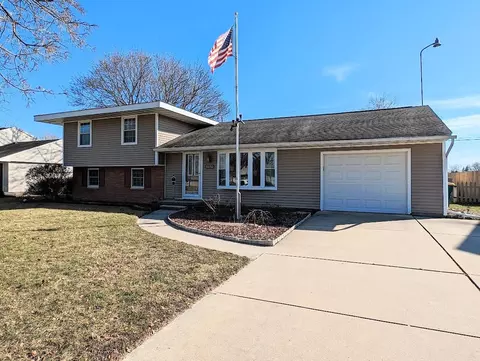 3036 Canterbury, Bay City, MI 48706