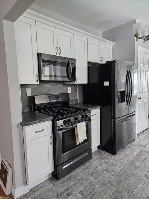 Kitchen - 33151 Klein Rd, Fraser, MI 48026 photo 4 of 6