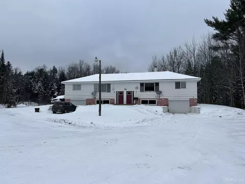 675 S Carlshend, Skandia, MI 49885