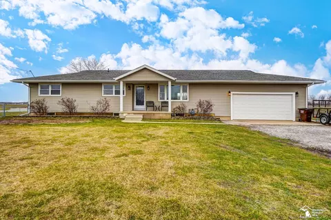 831 Newport Rd, Carleton, MI 48117