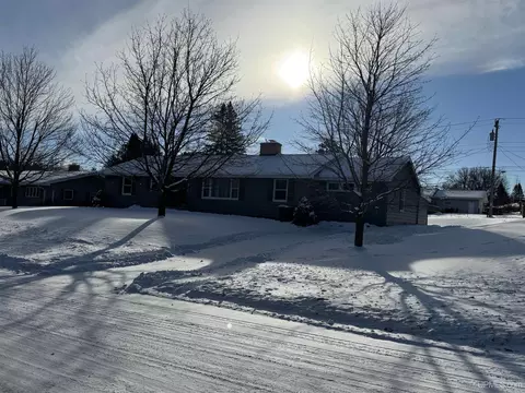 1635 Parkview, Iron Mountain, MI 49801