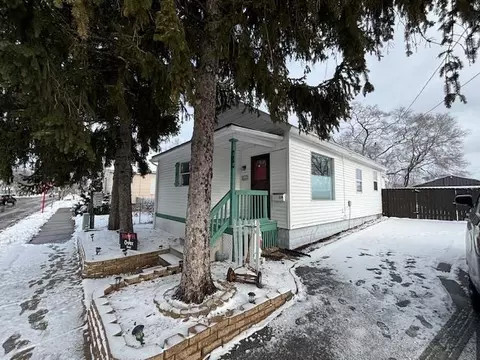 218 State, Bay City, MI 48706