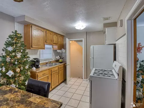 4100 Bingham, Dearborn, MI 48126 photo 3